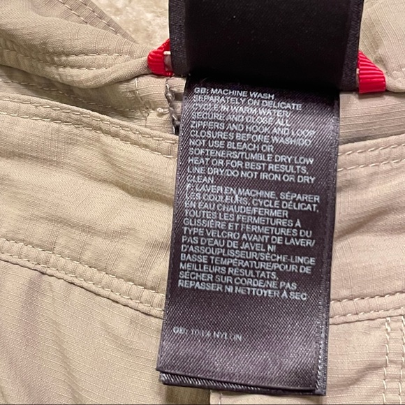 The North Face men’s small beige shorts - Picture 6 of 8